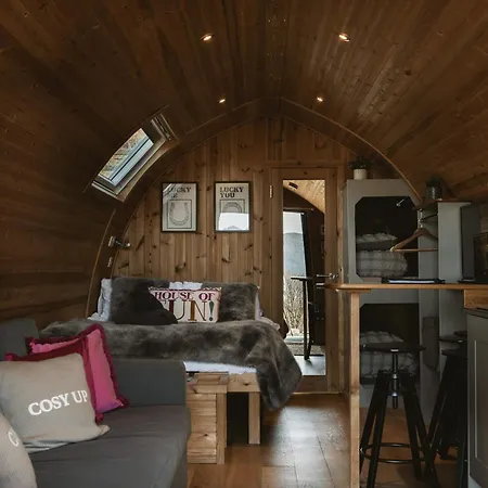 Camping The Huts At Highside Farm Keswick (Cumbria)